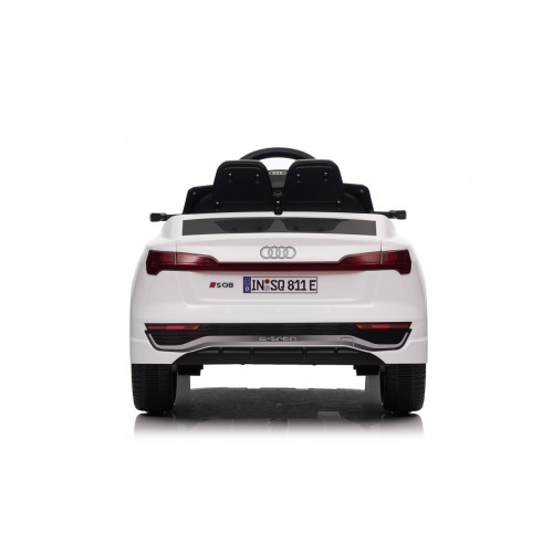 Audi SQ8 biele vozidlo