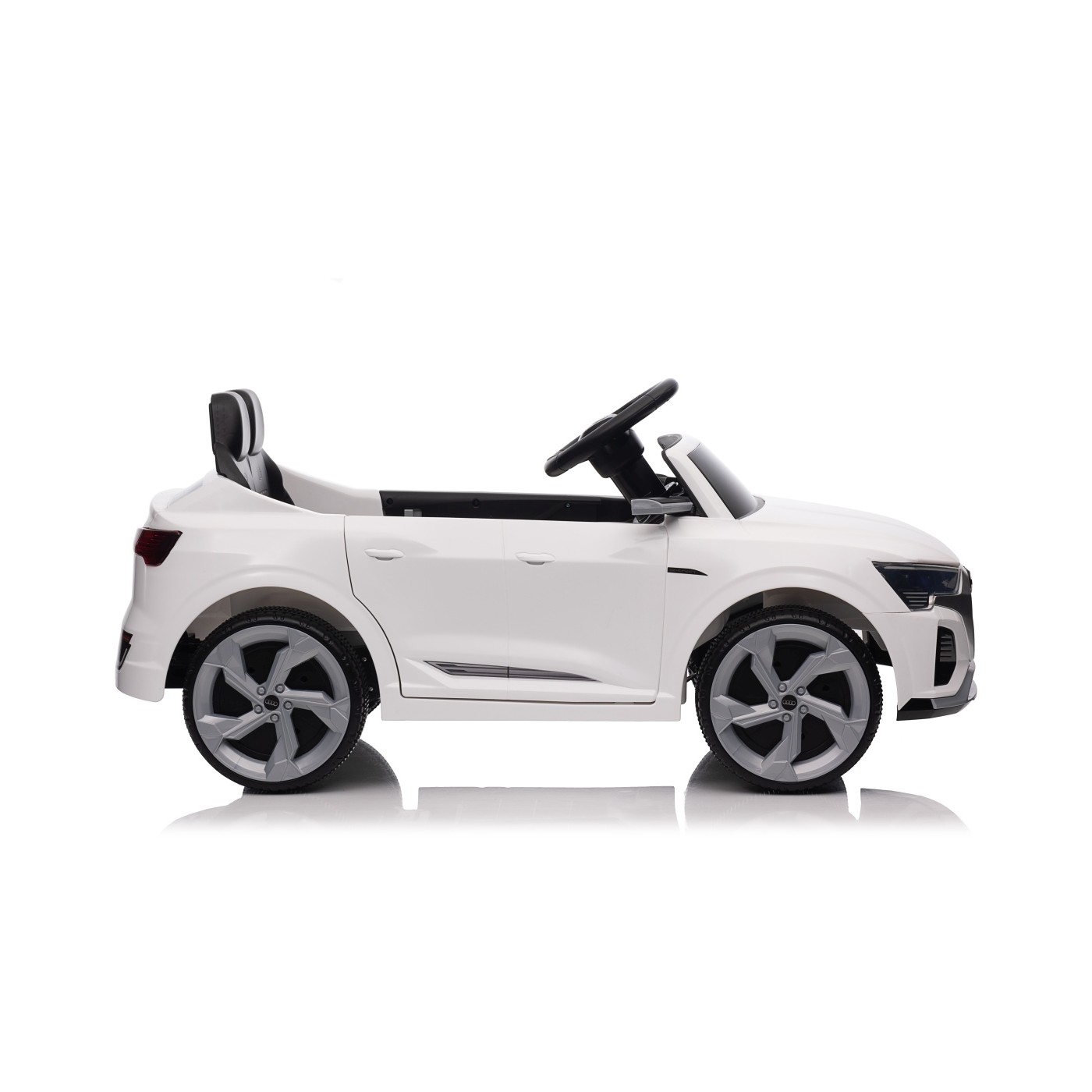 Audi SQ8 biele vozidlo
