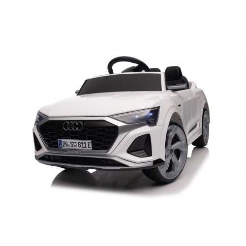 Audi SQ8 biele vozidlo