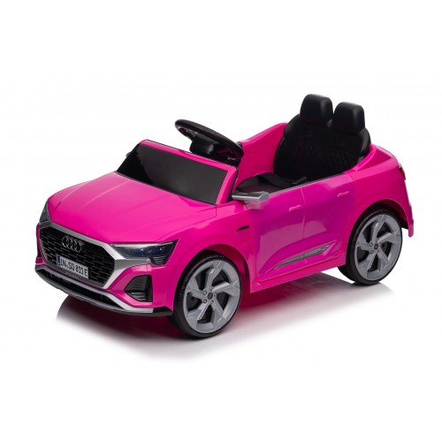 Ružové vozidlo Audi SQ8