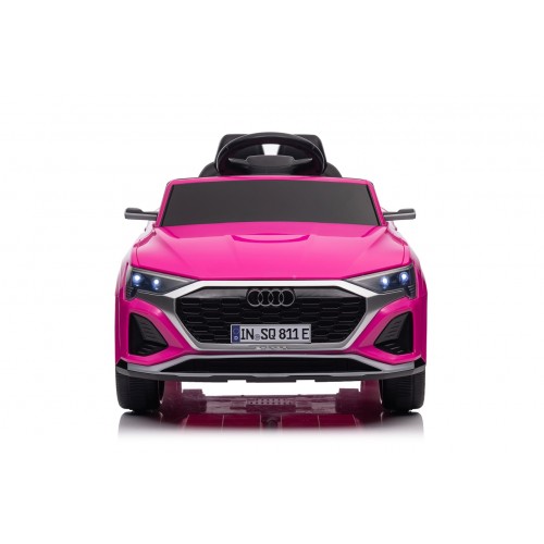 Ružové vozidlo Audi SQ8