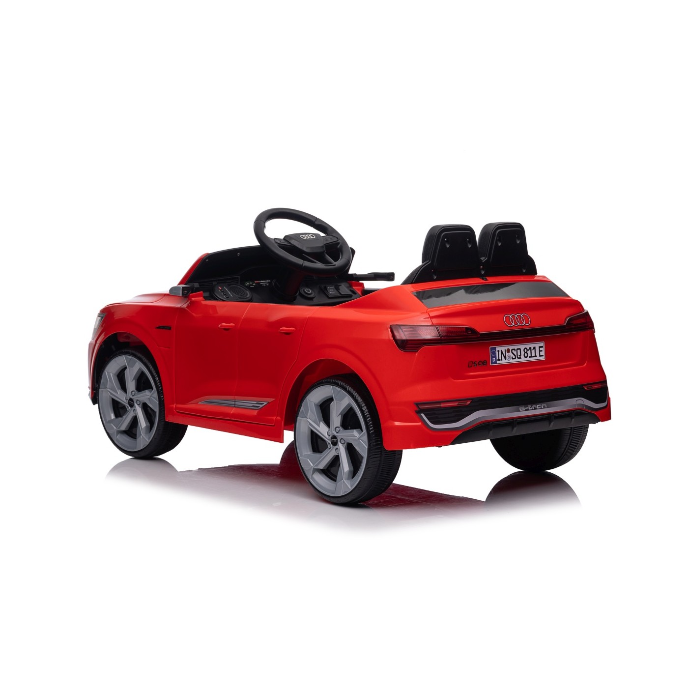 Audi SQ8 Červené vozidlo