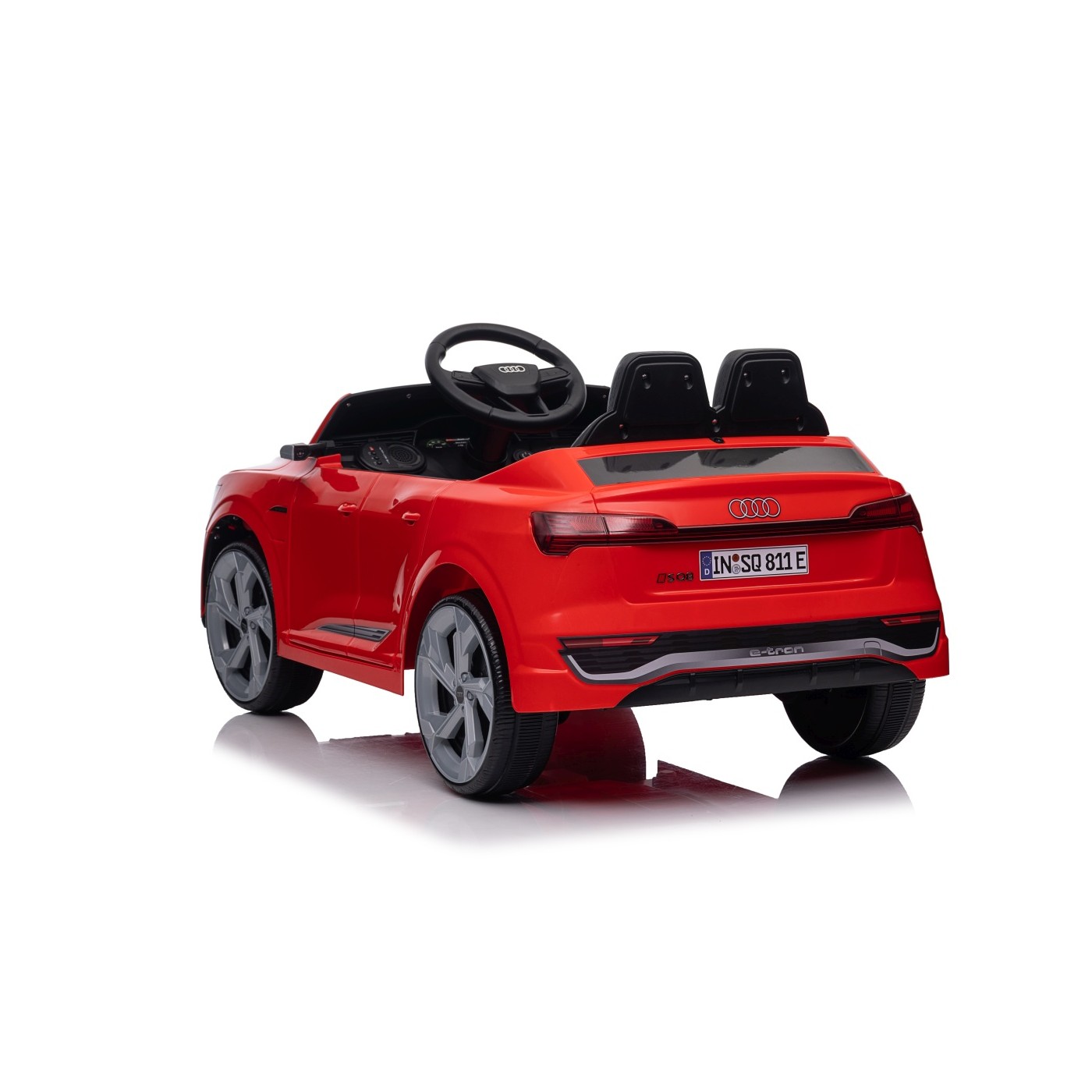 Audi SQ8 Červené vozidlo