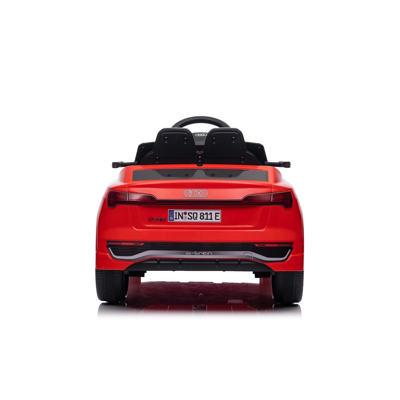 Audi SQ8 Červené vozidlo