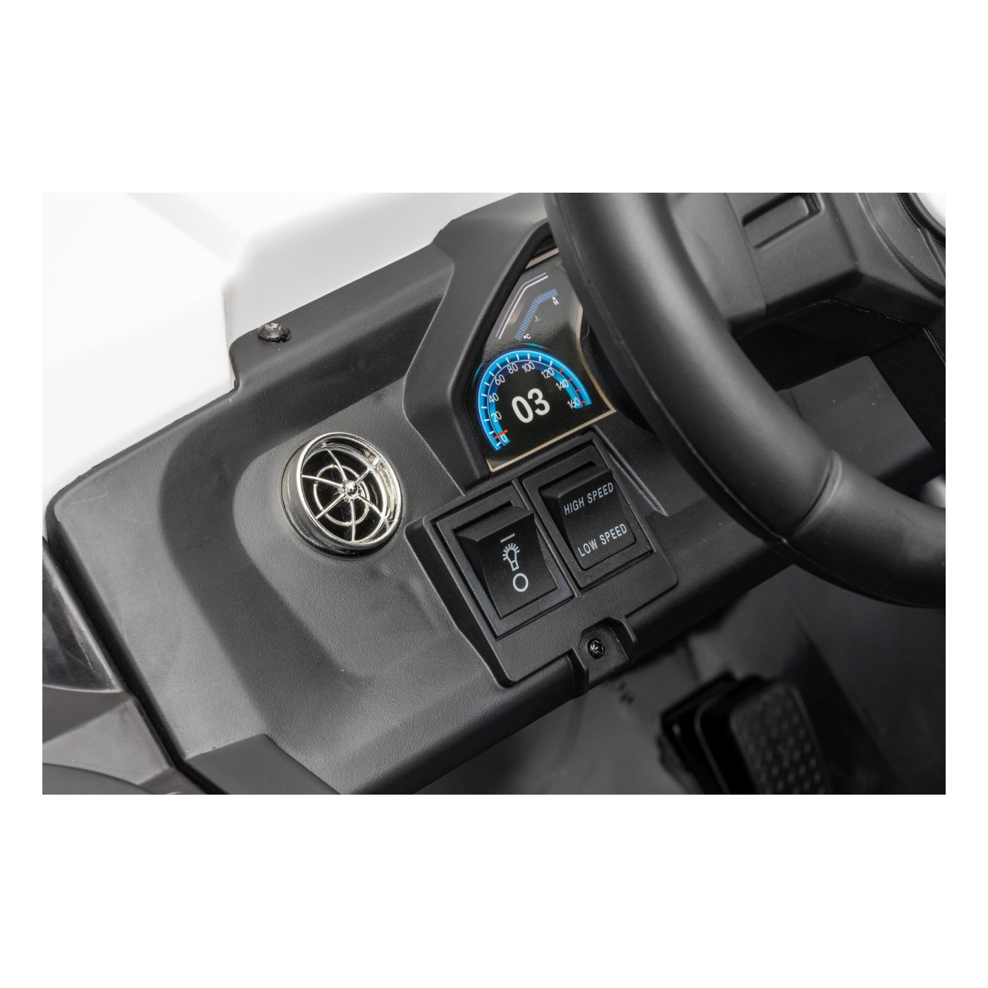 Kočík PROSPECTOR 4x4 STRONG biely