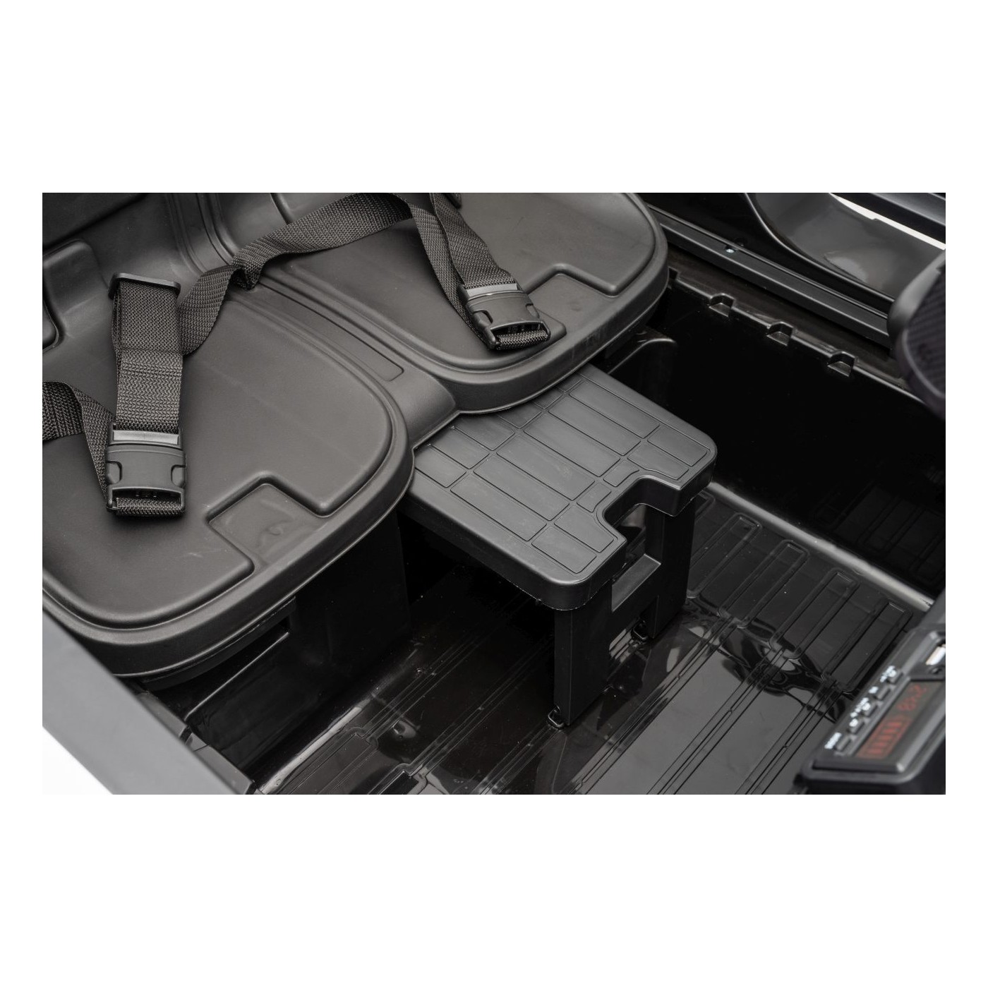 Kočík PROSPECTOR 4x4 STRONG biely