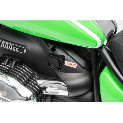 Motor vozidla BMW R18 zelený