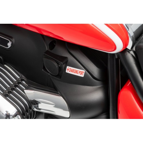 Motor vozidla BMW R18 Červená