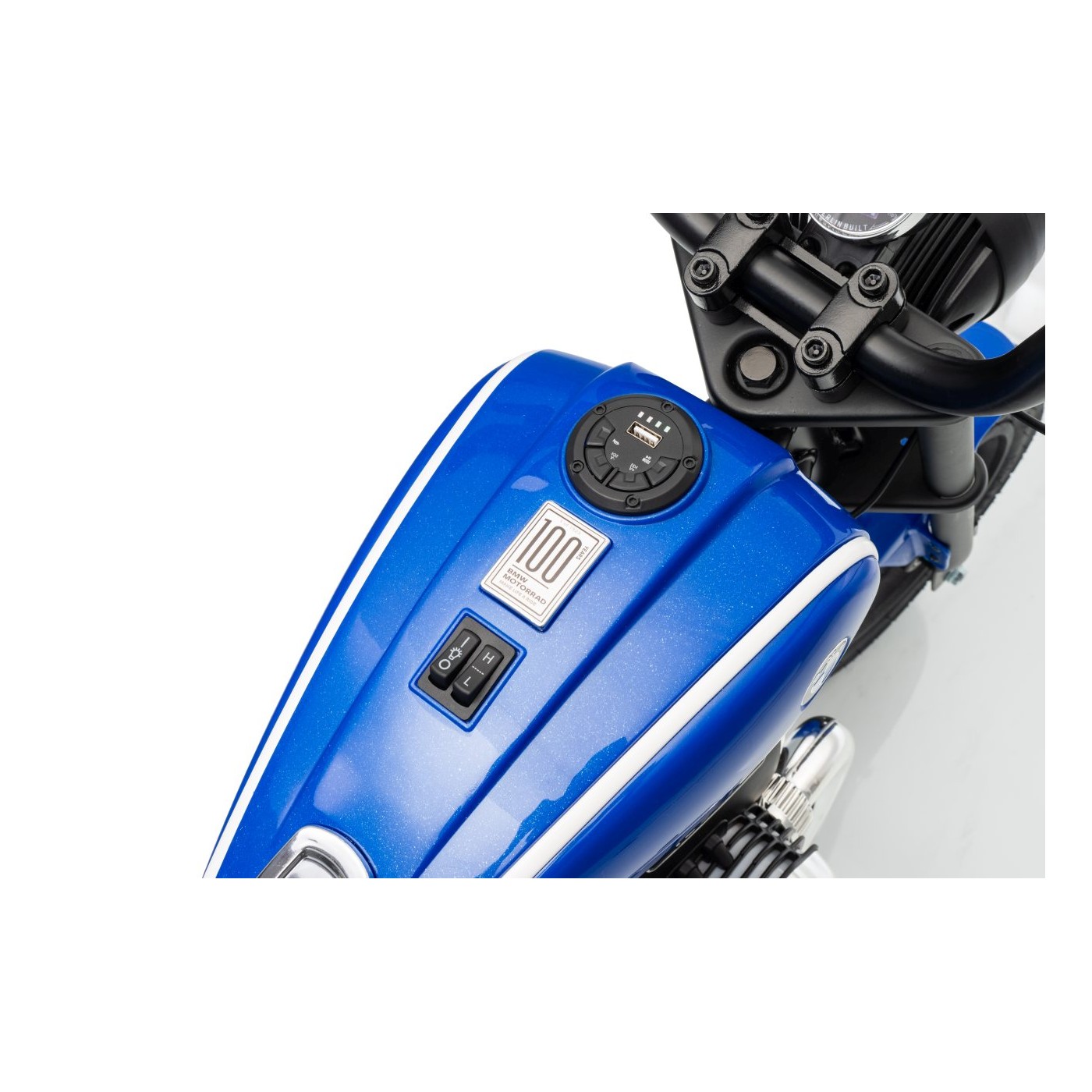 Motor vozidla BMW R18 modrý