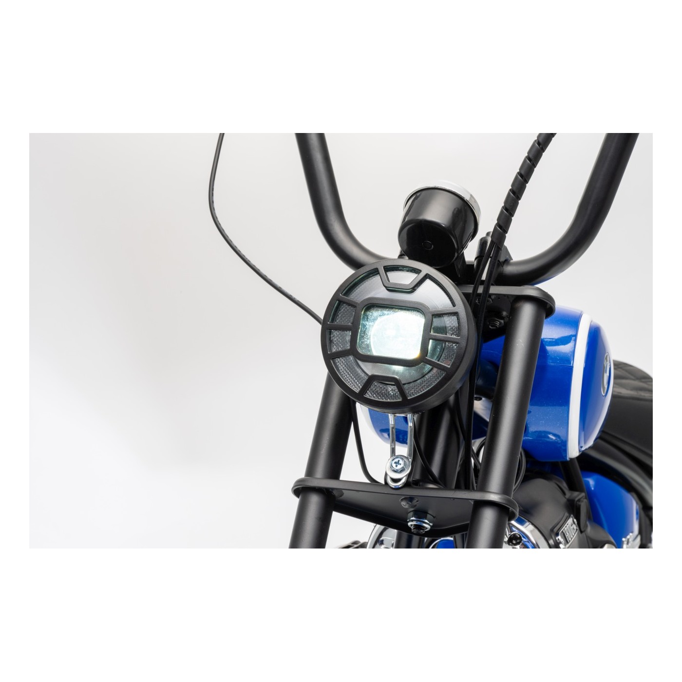 Motor vozidla BMW R18 modrý