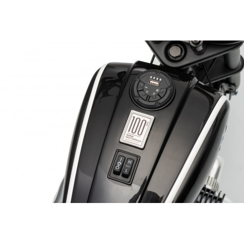 Motor vozidla BMW R18 Čierna