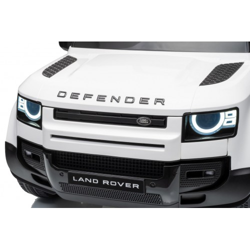 Land Rover Defender biele vozidlo