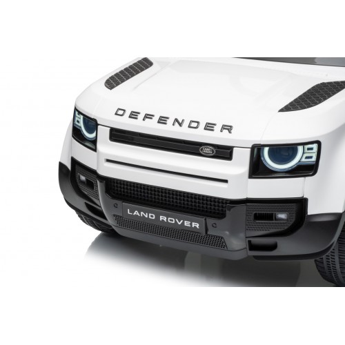 Land Rover Defender biele vozidlo