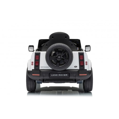 Land Rover Defender biele vozidlo