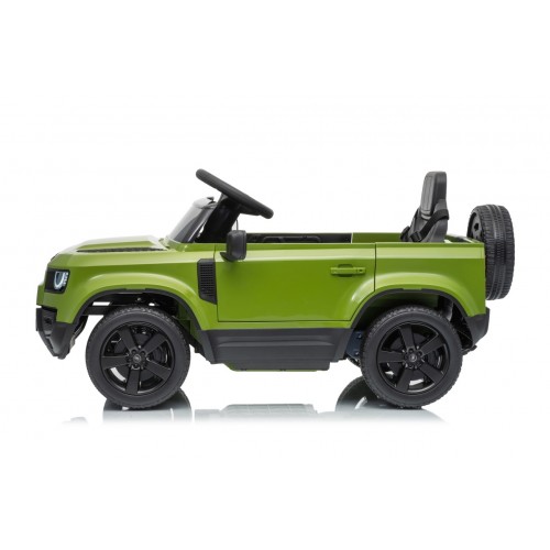 Zelené vozidlo Land Rover Defender