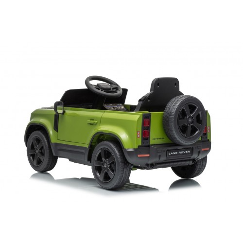 Zelené vozidlo Land Rover Defender