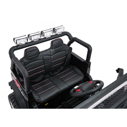 Jeep BEAST 4x4 čierne vozidlo