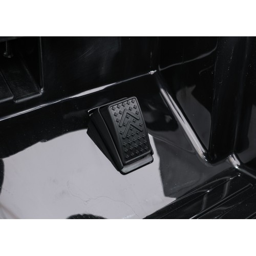 Jeep BEAST 4x4 čierne vozidlo