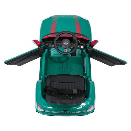 Zelené vozidlo Mini Cooper