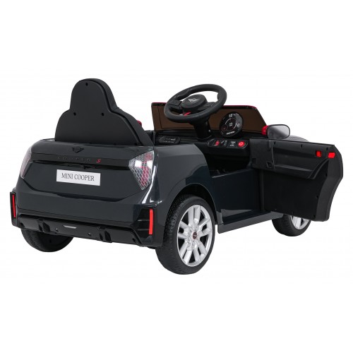 Mini Cooper čierne vozidlo