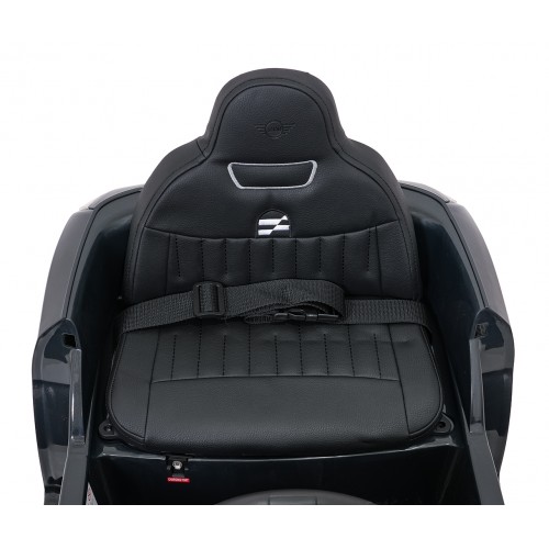 Mini Cooper čierne vozidlo