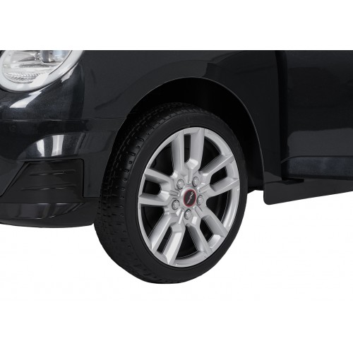 Mini Cooper čierne vozidlo