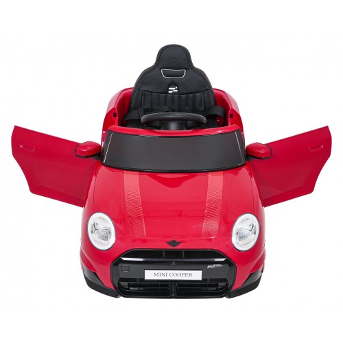 Červené vozidlo Mini Cooper