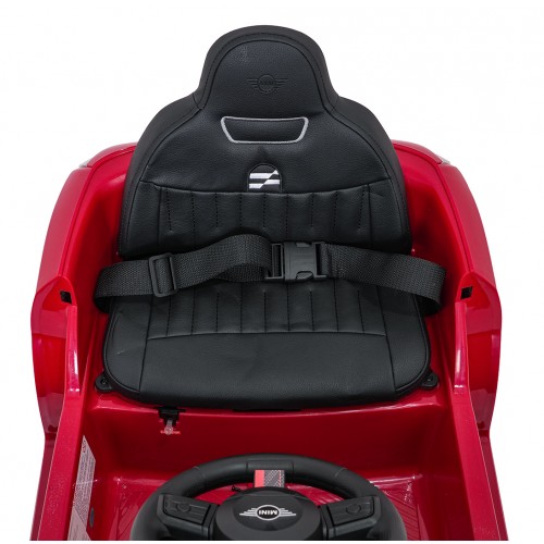 Červené vozidlo Mini Cooper