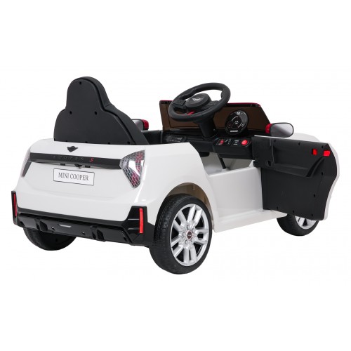 Mini Cooper biele vozidlo