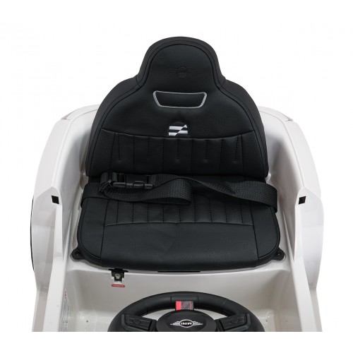 Mini Cooper biele vozidlo