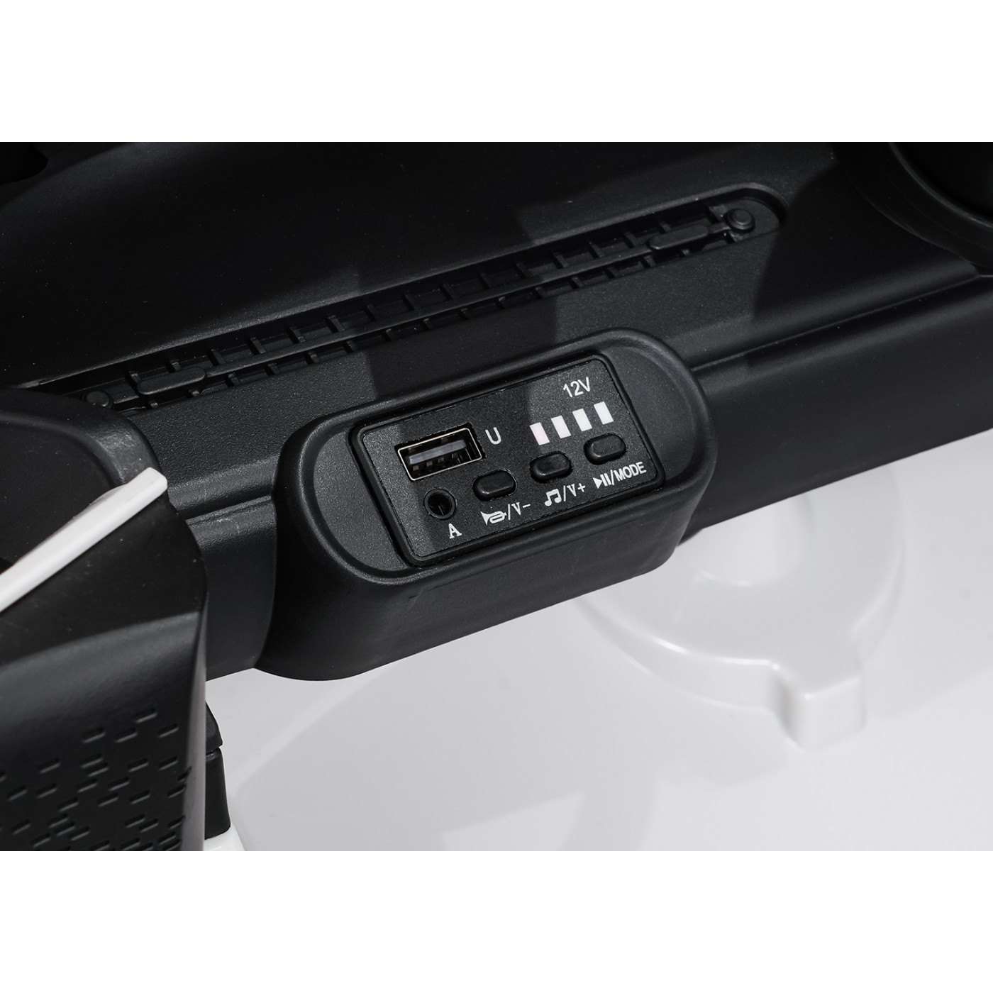 Mini Cooper biele vozidlo