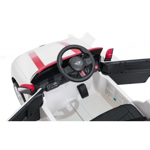 Mini Cooper biele vozidlo