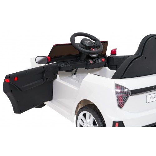 Mini Cooper biele vozidlo