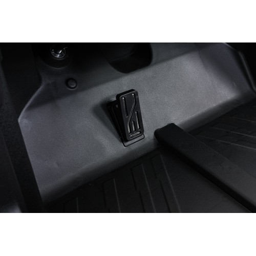 Bugina Maverick Turbo RR s modro-sivými kolesami