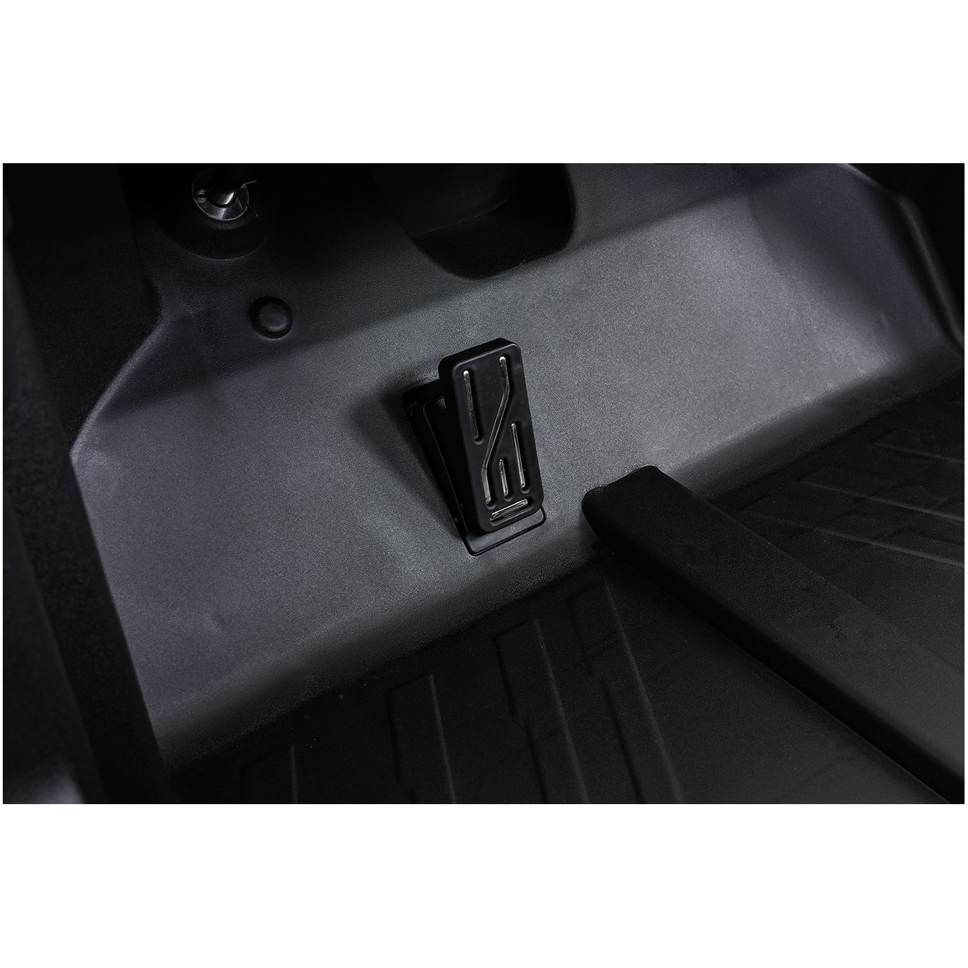 Bugina Maverick Turbo RR s modro-sivými kolesami