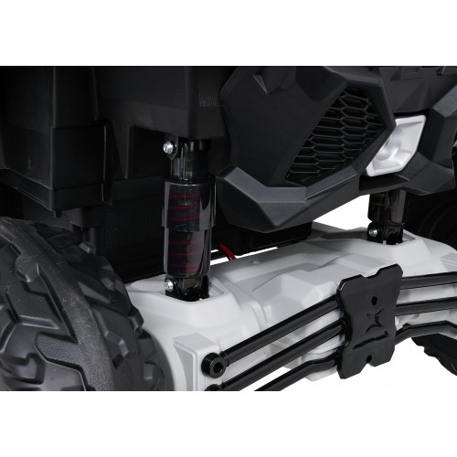 Bugina Maverick Turbo RR s modro-sivými kolesami