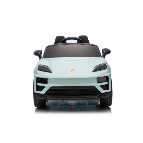 Modré vozidlo Porsche Macan