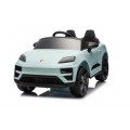 Modré vozidlo Porsche Macan