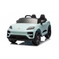 Modré vozidlo Porsche Macan