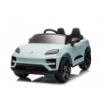 Modré vozidlo Porsche Macan
