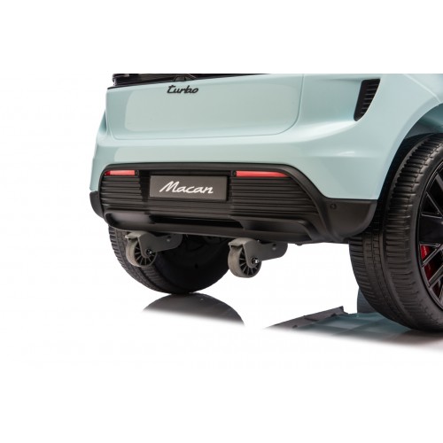 Modré vozidlo Porsche Macan