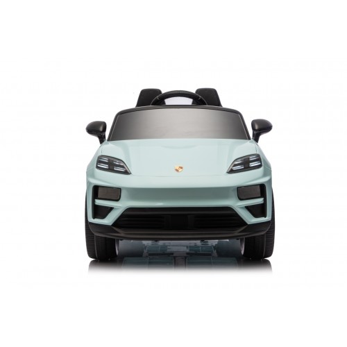 Modré vozidlo Porsche Macan