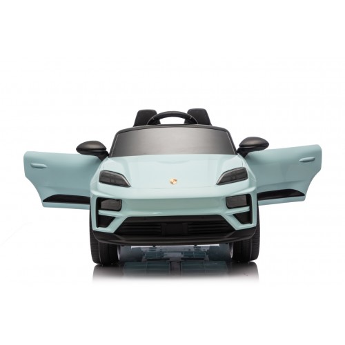 Modré vozidlo Porsche Macan