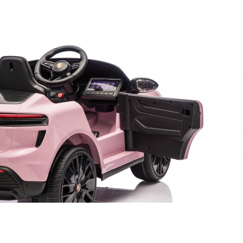 Ružové vozidlo Porsche Macan