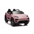 Ružové vozidlo Porsche Macan