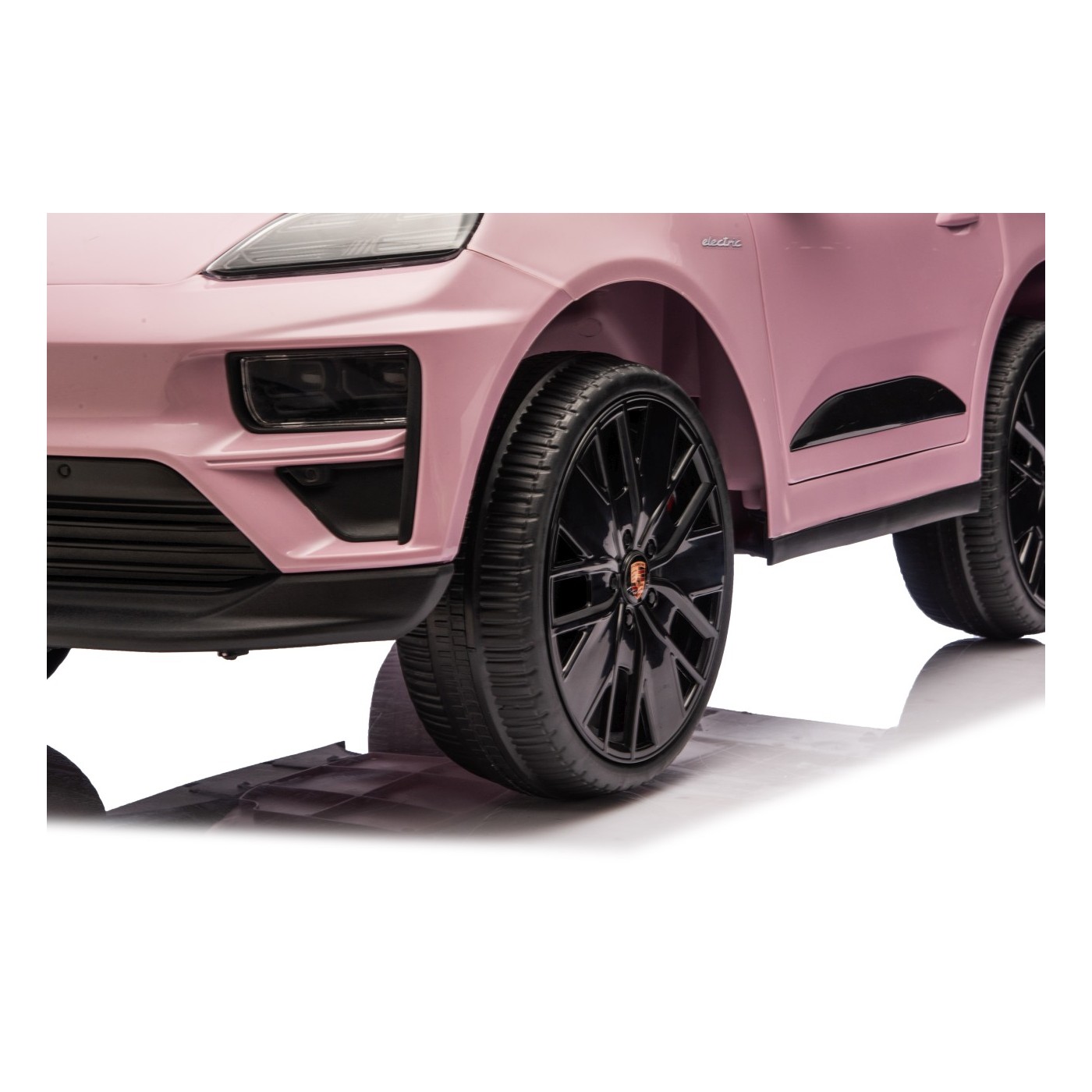 Ružové vozidlo Porsche Macan