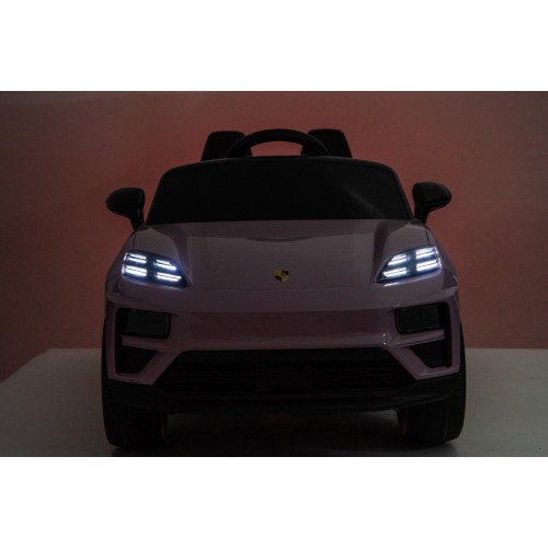 Ružové vozidlo Porsche Macan