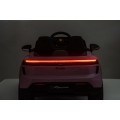 Ružové vozidlo Porsche Macan