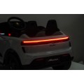 Ružové vozidlo Porsche Macan