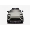 Vozidlo Porsche Macan sivá